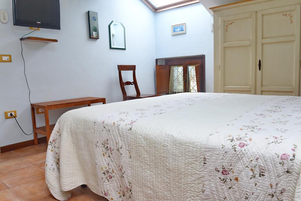 Casa Vacanze Il Cenito カステッラバーテ エクステリア 写真