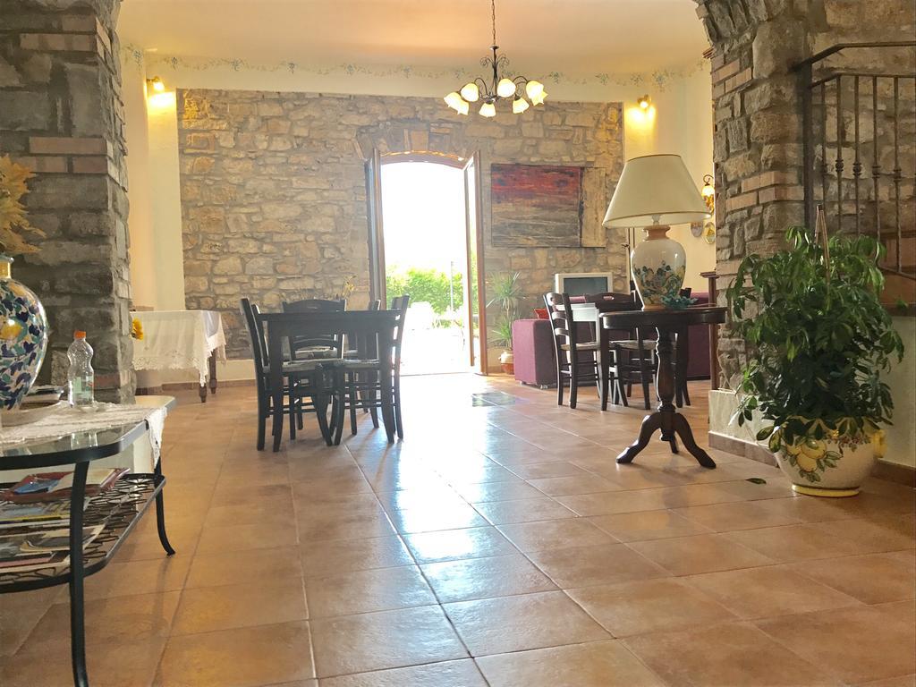 Casa Vacanze Il Cenito カステッラバーテ エクステリア 写真