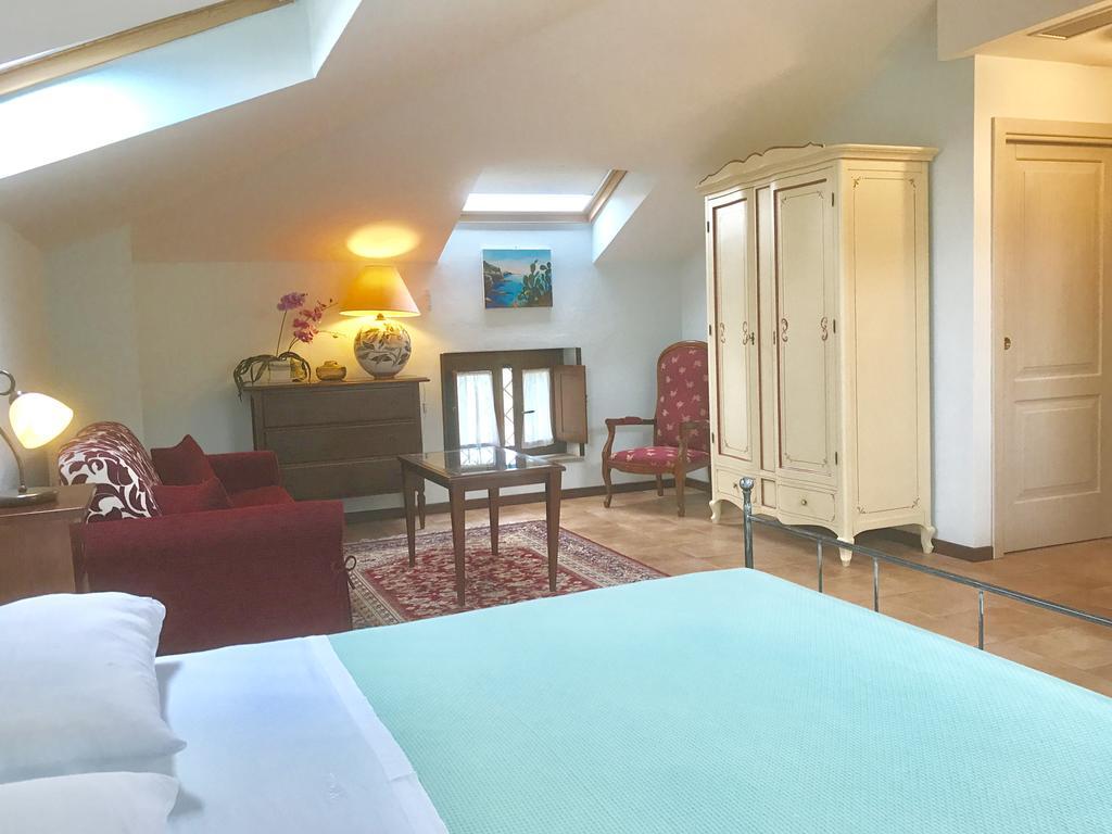 Casa Vacanze Il Cenito カステッラバーテ エクステリア 写真
