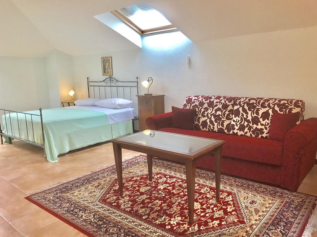 Casa Vacanze Il Cenito カステッラバーテ エクステリア 写真