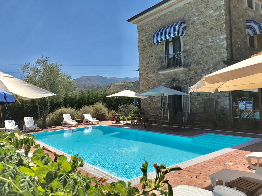Casa Vacanze Il Cenito カステッラバーテ エクステリア 写真