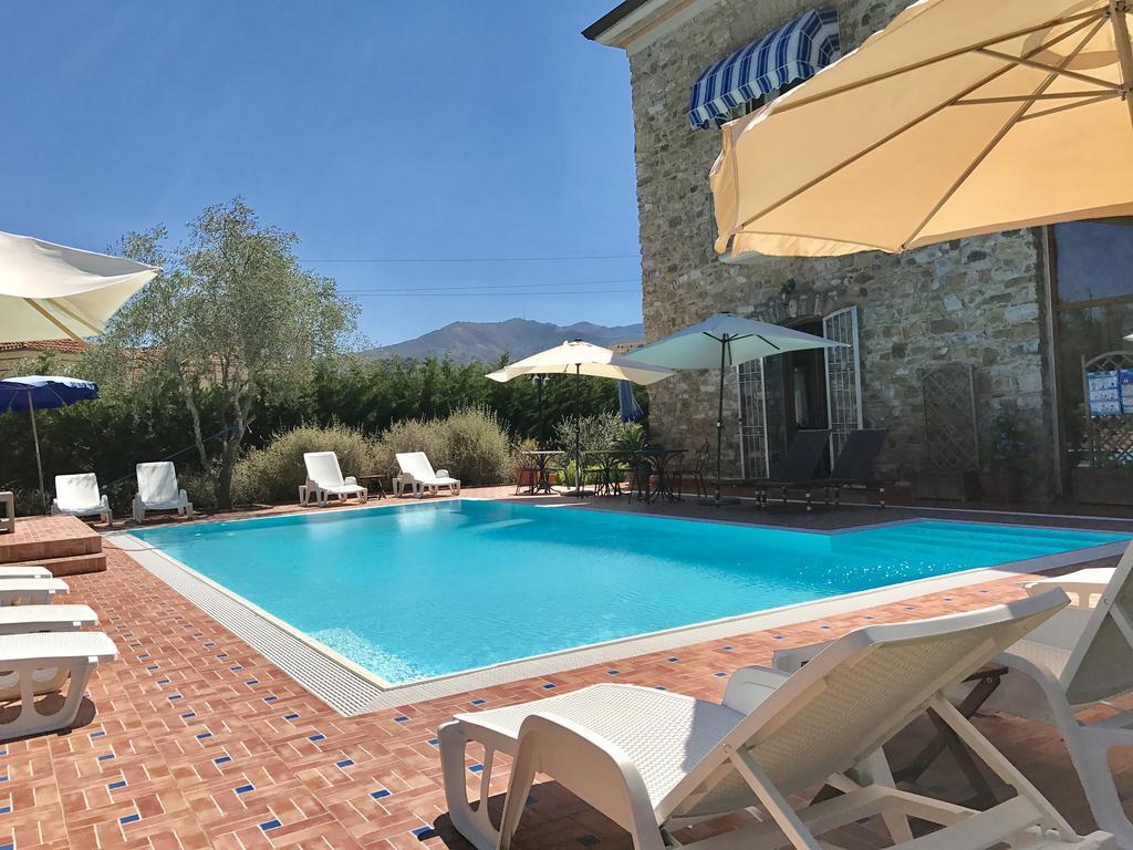 Casa Vacanze Il Cenito カステッラバーテ エクステリア 写真