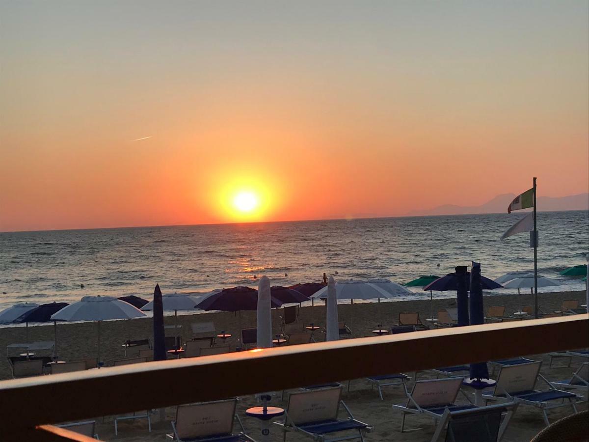 Casa Vacanze Il Cenito カステッラバーテ エクステリア 写真